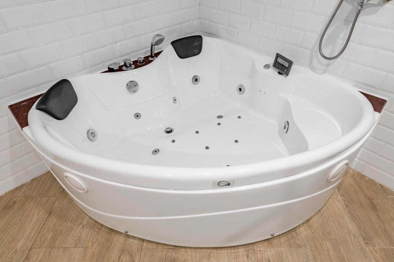 El Triangulo Del Arte - Jacuzzi Apartment Madrid Exterior photo